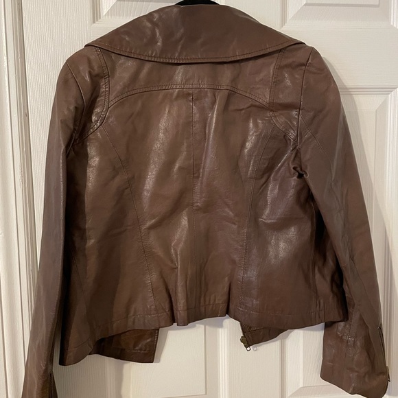 Kenneth Cole leather jacket size medium - Picture 2 of 2